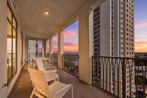 Copropriété à vendre à Saint Petersburg, Floride: 3 chambres, 200.3 m2 № 2403298 - photo 2