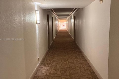 Copropriété à louer à Aventura, Floride: 1 chambre, 36.23 m2 № 2076287 - photo 19