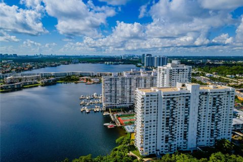 Copropriété à louer à Aventura, Floride: 1 chambre, 36.23 m2 № 2076287 - photo 21