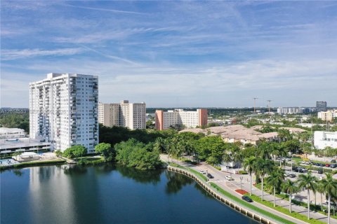 Copropriété à louer à Aventura, Floride: 1 chambre, 36.23 m2 № 2076287 - photo 23
