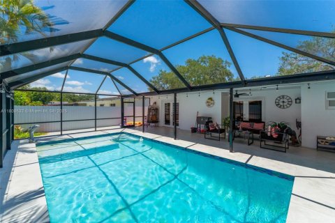 House in Palmetto Bay, Florida 3 bedrooms, 190.17 sq.m. № 1747857 - photo 22