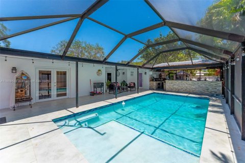 House in Palmetto Bay, Florida 3 bedrooms, 190.17 sq.m. № 1747857 - photo 23
