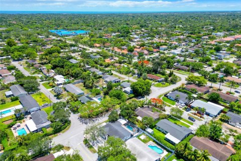 House in Palmetto Bay, Florida 3 bedrooms, 190.17 sq.m. № 1747857 - photo 28