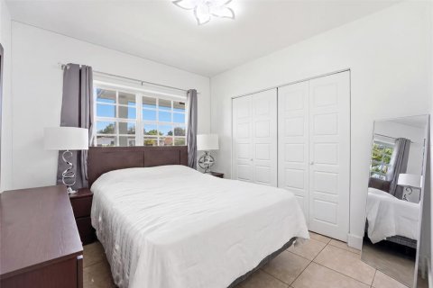 Villa ou maison à vendre à Hialeah, Floride: 3 chambres, 105.63 m2 № 2148202 - photo 17