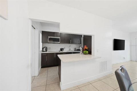 Villa ou maison à vendre à Hialeah, Floride: 3 chambres, 105.63 m2 № 2148202 - photo 8