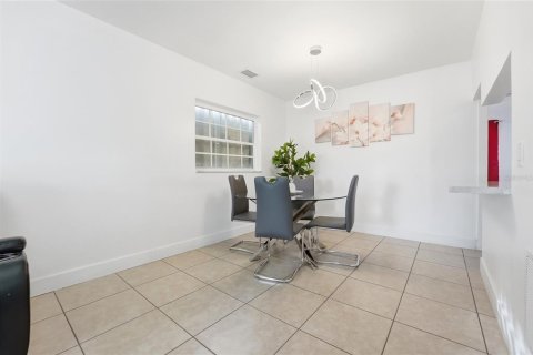 Villa ou maison à vendre à Hialeah, Floride: 3 chambres, 105.63 m2 № 2148202 - photo 6