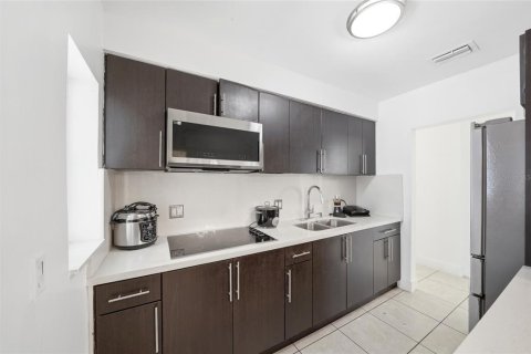 Villa ou maison à vendre à Hialeah, Floride: 3 chambres, 105.63 m2 № 2148202 - photo 9