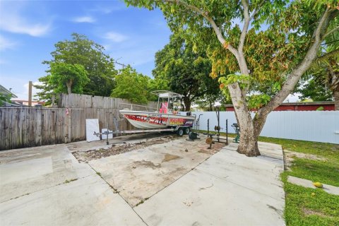 Villa ou maison à vendre à Hialeah, Floride: 3 chambres, 105.63 m2 № 2148202 - photo 27