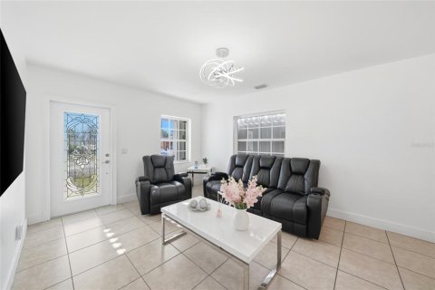 Villa ou maison à vendre à Hialeah, Floride: 3 chambres, 105.63 m2 № 2148202 - photo 4