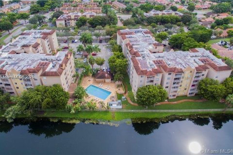 Appartement à louer à Miami, Floride: 2 chambres, 82.4 m2 № 1964421 - photo 22
