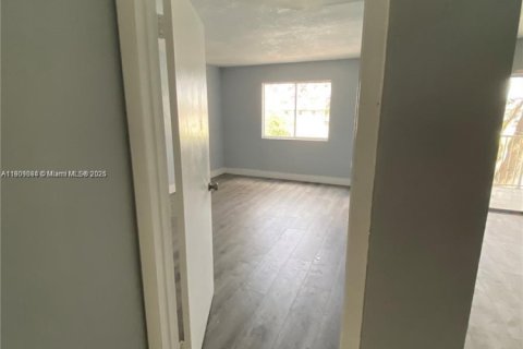 Appartement à louer à Miami, Floride: 2 chambres, 82.4 m2 № 1964421 - photo 14