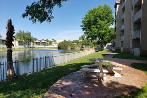 Appartement à louer à Miami, Floride: 2 chambres, 82.4 m2 № 1964421 - photo 20