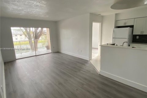 Appartement à louer à Miami, Floride: 2 chambres, 82.4 m2 № 1964421 - photo 5