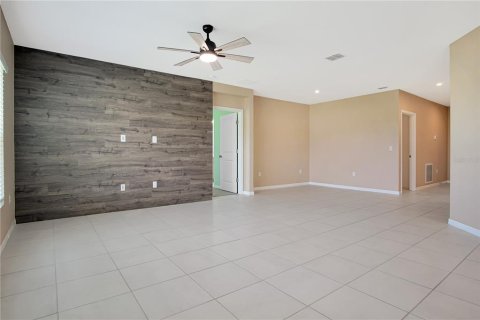 House in Davenport, Florida 3 bedrooms, 141.21 sq.m. № 1905826 - photo 15