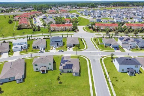 House in Davenport, Florida 3 bedrooms, 141.21 sq.m. № 1905826 - photo 4