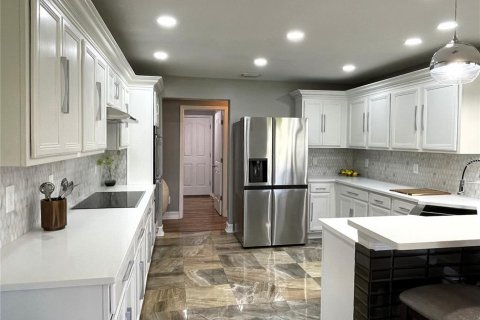 Купить виллу или дом в Уэсли-Чепел, Флорида 9 комнат, 314.94м2, № 2216480 - фото 8
