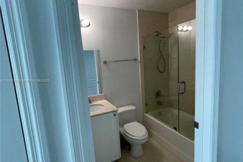 Copropriété à louer à Miami, Floride: 1 chambre, 59.27 m2 № 1954306 - photo 13