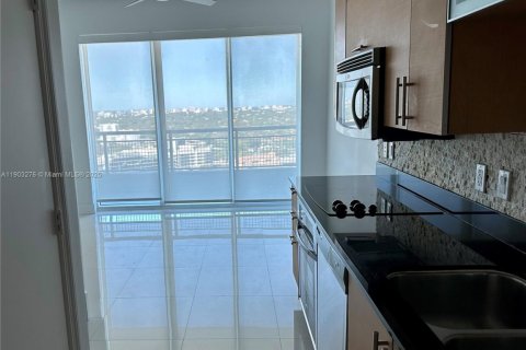 Copropriété à louer à Miami, Floride: 1 chambre, 59.27 m2 № 1954306 - photo 2