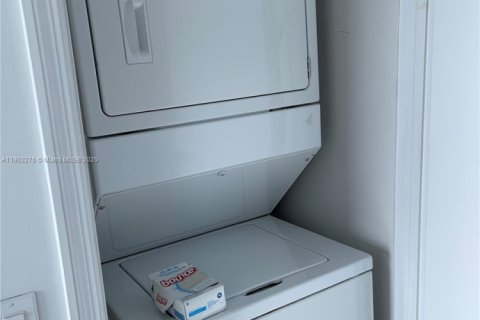 Copropriété à louer à Miami, Floride: 1 chambre, 59.27 m2 № 1954306 - photo 12