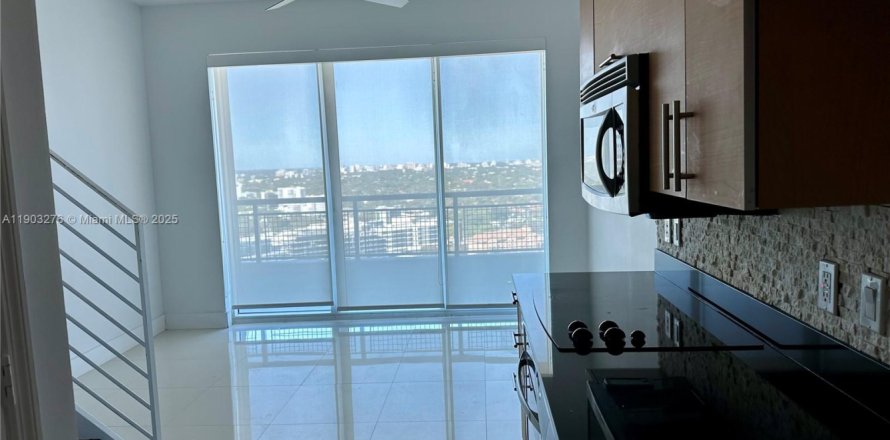 Condo à Miami, Floride, 1 chambre  № 1954306