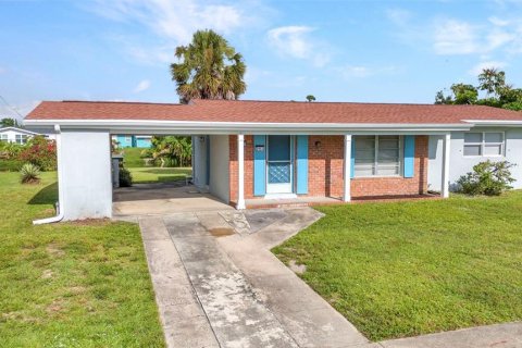 House in Port Charlotte, Florida 2 bedrooms, 81.75 sq.m. № 1817871 - photo 6