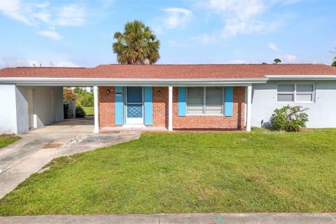 House in Port Charlotte, Florida 2 bedrooms, 81.75 sq.m. № 1817871 - photo 3