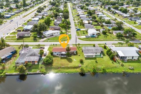 House in Port Charlotte, Florida 2 bedrooms, 81.75 sq.m. № 1817871 - photo 11