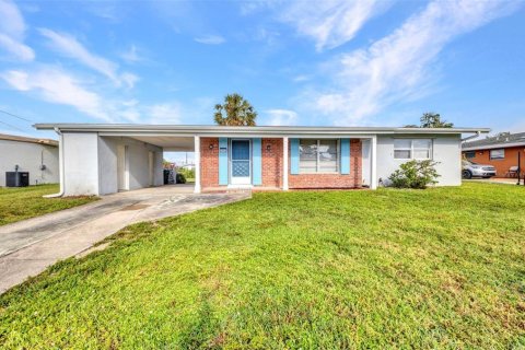 House in Port Charlotte, Florida 2 bedrooms, 81.75 sq.m. № 1817871 - photo 4