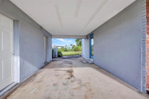 House in Port Charlotte, Florida 2 bedrooms, 81.75 sq.m. № 1817871 - photo 8