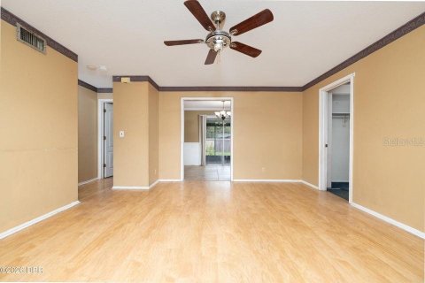 Casa en venta en Holly Hill, Florida, 4 dormitorios, 145.67 m2 № 2384039 - foto 9