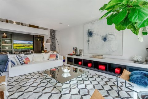 Villa ou maison à vendre à Miami, Floride: 5 chambres, 346.06 m2 № 1788851 - photo 11