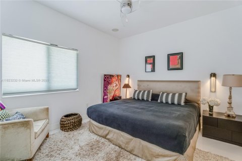 Villa ou maison à vendre à Miami, Floride: 5 chambres, 346.06 m2 № 1788851 - photo 13