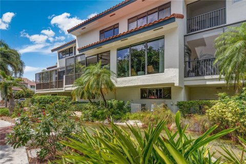 Villa ou maison à vendre à Miami, Floride: 5 chambres, 346.06 m2 № 1788851 - photo 29