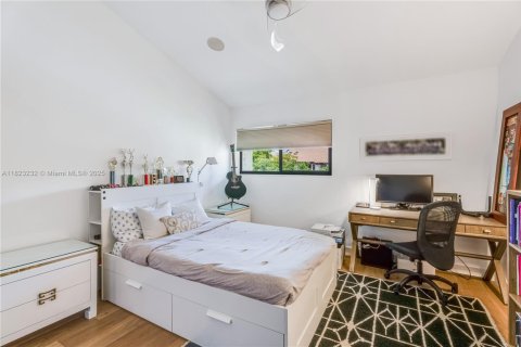 Villa ou maison à vendre à Miami, Floride: 5 chambres, 346.06 m2 № 1788851 - photo 25