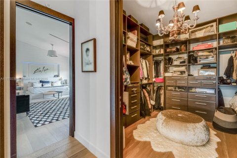 Villa ou maison à vendre à Miami, Floride: 5 chambres, 346.06 m2 № 1788851 - photo 19