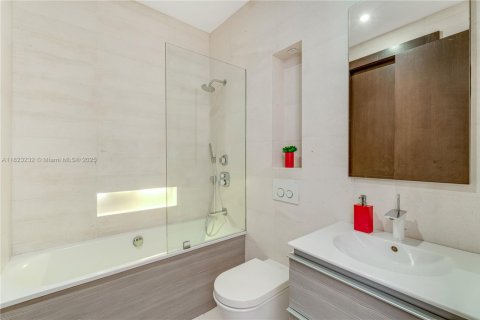 Villa ou maison à vendre à Miami, Floride: 5 chambres, 346.06 m2 № 1788851 - photo 26