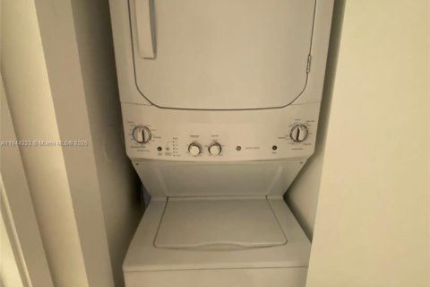 Condominio en venta en Miami, Florida, 1 dormitorio, 79.15 m2 № 1935719 - foto 30