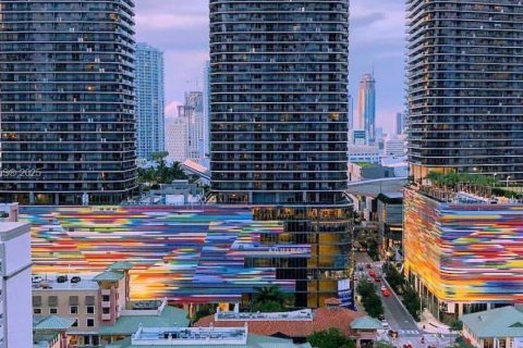 Condominio en venta en Miami, Florida, 1 dormitorio, 79.15 m2 № 1935719 - foto 4