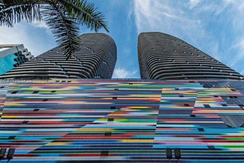 Condominio en venta en Miami, Florida, 1 dormitorio, 79.15 m2 № 1935719 - foto 1