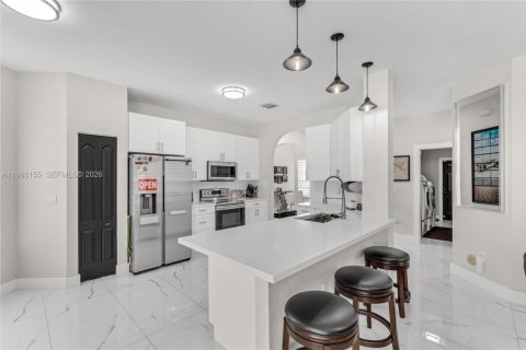 Casa en venta en Homestead, Florida, 5 dormitorios, 253.25 m2 № 2027908 - foto 11