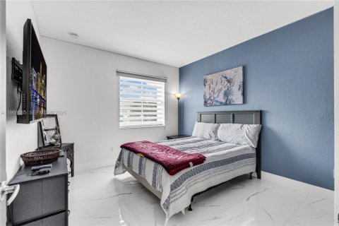 Casa en venta en Homestead, Florida, 5 dormitorios, 253.25 m2 № 2027908 - foto 29