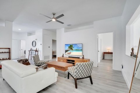 House in Orlando, Florida 2 bedrooms, 143.07 sq.m. № 1866354 - photo 6