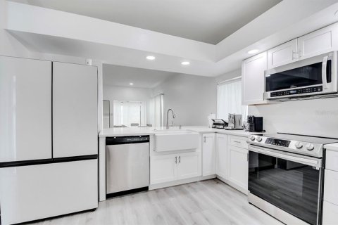 House in Orlando, Florida 2 bedrooms, 143.07 sq.m. № 1866354 - photo 7
