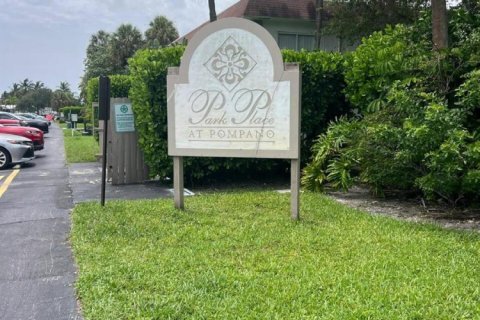 Condo in Pompano Beach, Florida, 1 bedroom  № 2293509 - photo 2