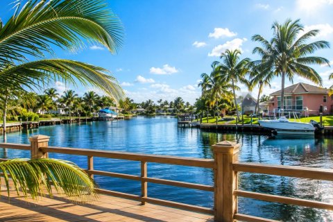 Condo in Pompano Beach, Florida, 1 bedroom  № 2293509