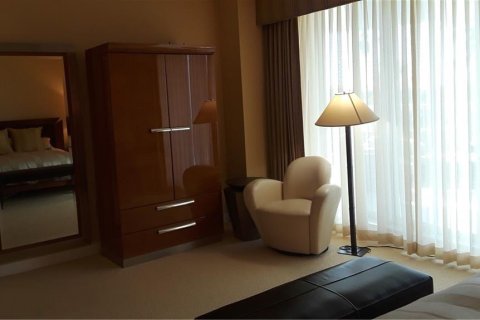 Снять в аренду кондоминиум в Лонгбоут-Ки, Флорида 3 спальни, 258.27м2, № 1776953 - фото 12