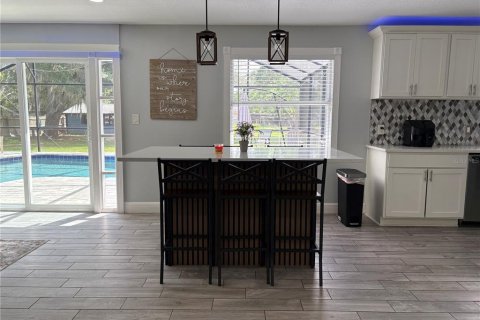 House in Apopka, Florida 4 bedrooms, 156.26 sq.m. № 2116292 - photo 18