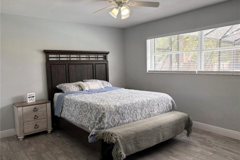 House in Apopka, Florida 4 bedrooms, 156.26 sq.m. № 2116292 - photo 26