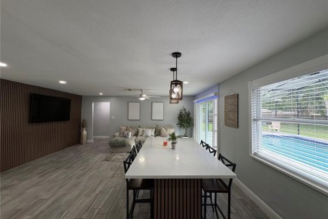 House in Apopka, Florida 4 bedrooms, 156.26 sq.m. № 2116292 - photo 19