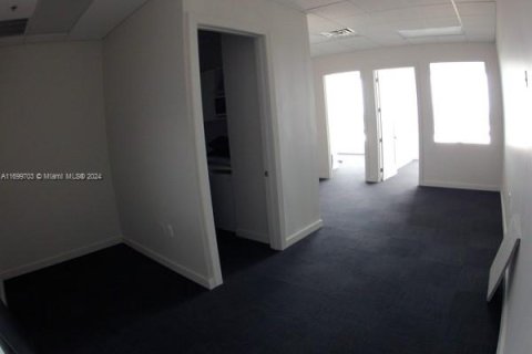 Immobilier commercial à vendre à Aventura, Floride № 1959656 - photo 14